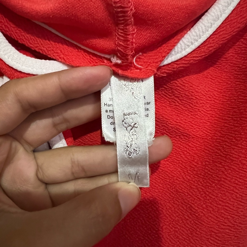 Elegant Red Dress with White Trim - Picture 3 of 11